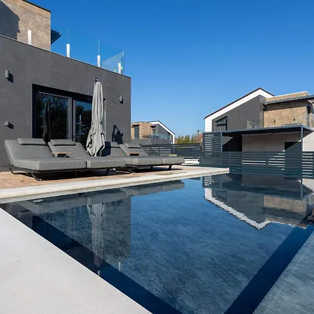 Porta Iv - Infinity Pool Bbq Luxury Balatonalmadi